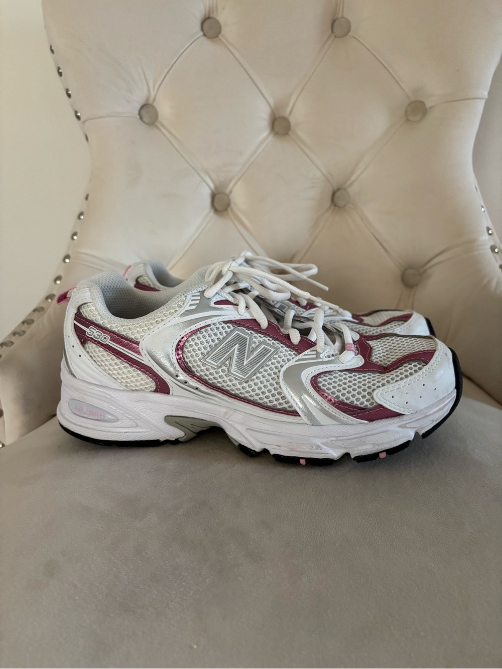 New Balance Women's White and Pink Athletic Running Shoes